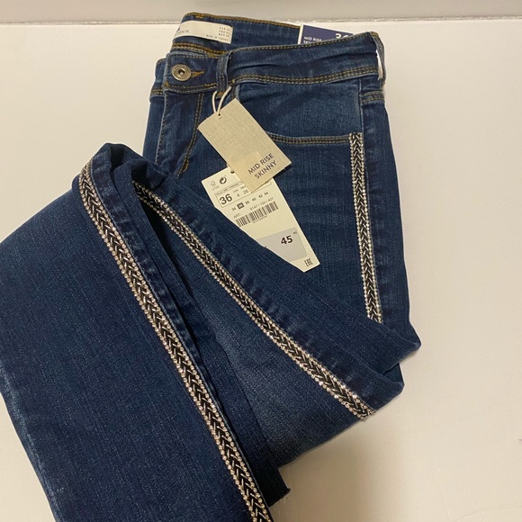 *NOT FOR SALE/SOLD* Zara Rhinestone Jeans BNWT Mid Rise skinny - Picture 2 of 6